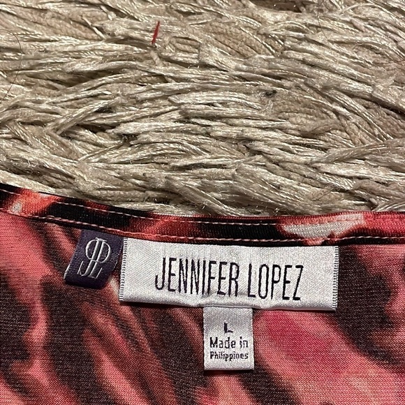 Jennifer Lopez Pink and Black Leopard Print V Neck Top - Picture 4 of 8